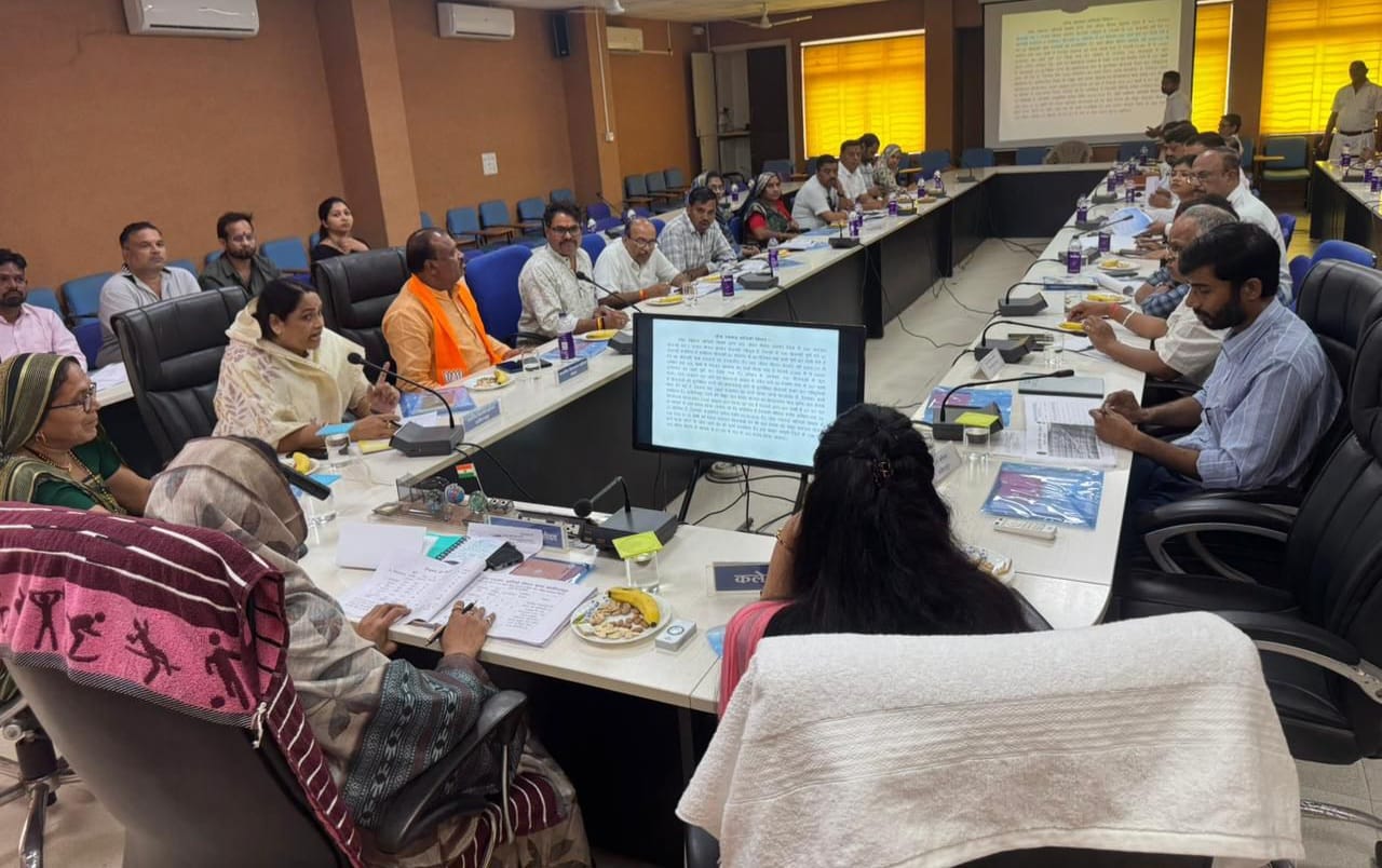 विधायक सेना पटेल ने दिशा की बैठक में जताई नाराज़गी; कहा—जनता के हक़ के लिए आंदोलन तक जाने से नहीं हिचकूँगा