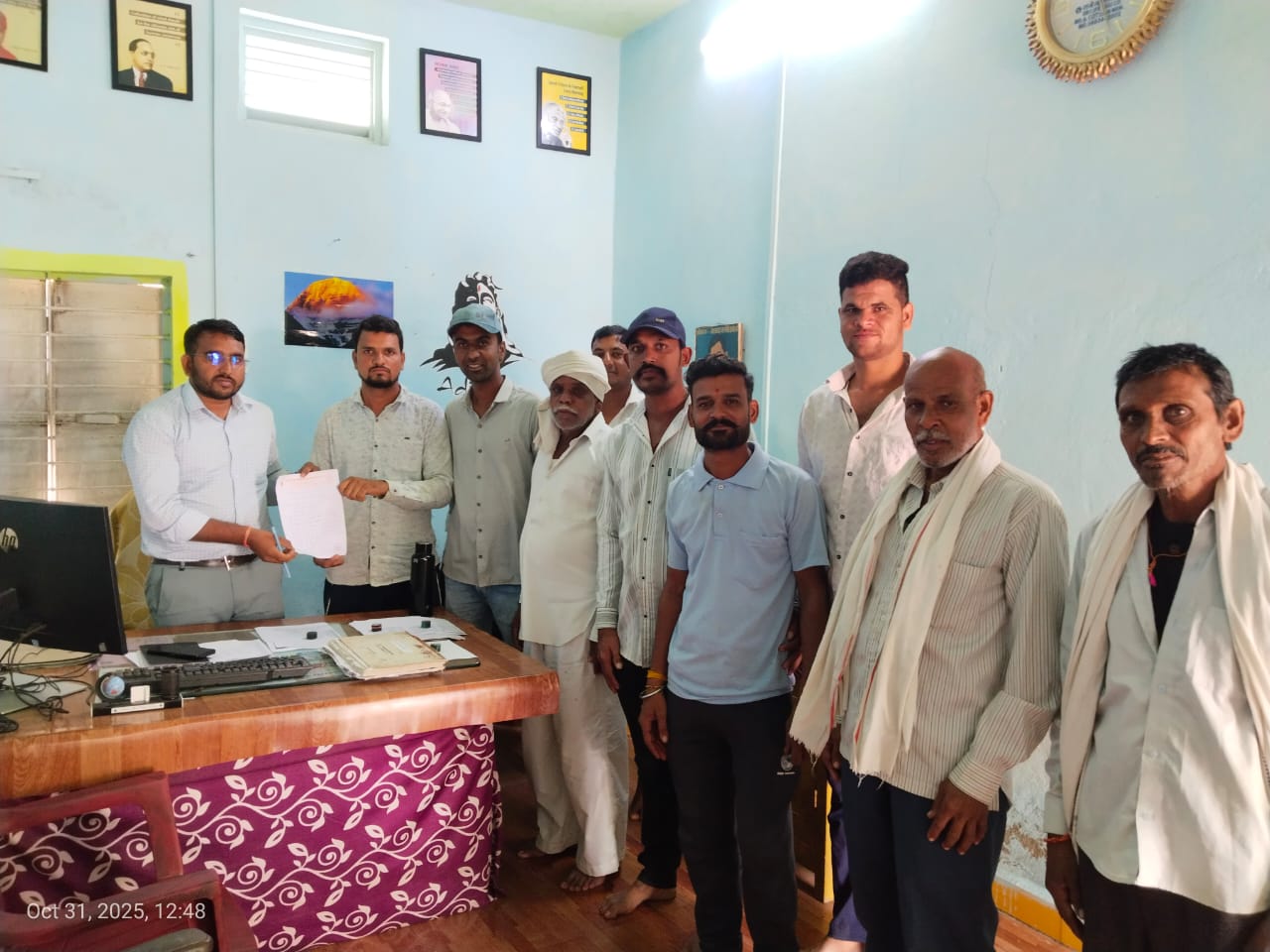 ⚡ बड़ी दुर्घटना का ख़तरा! रसवा डेब में ढीले LT तारों से किसान परेशान, भारतीय किसान संघ ने दी घेराव की चेतावनी 🚜📢 जे.ई. को ज्ञापन सौंपकर कहा: 7 दिन में समाधान नहीं तो होगी जनहानि, पूरी जिम्मेदारी बिजली विभाग की होगी