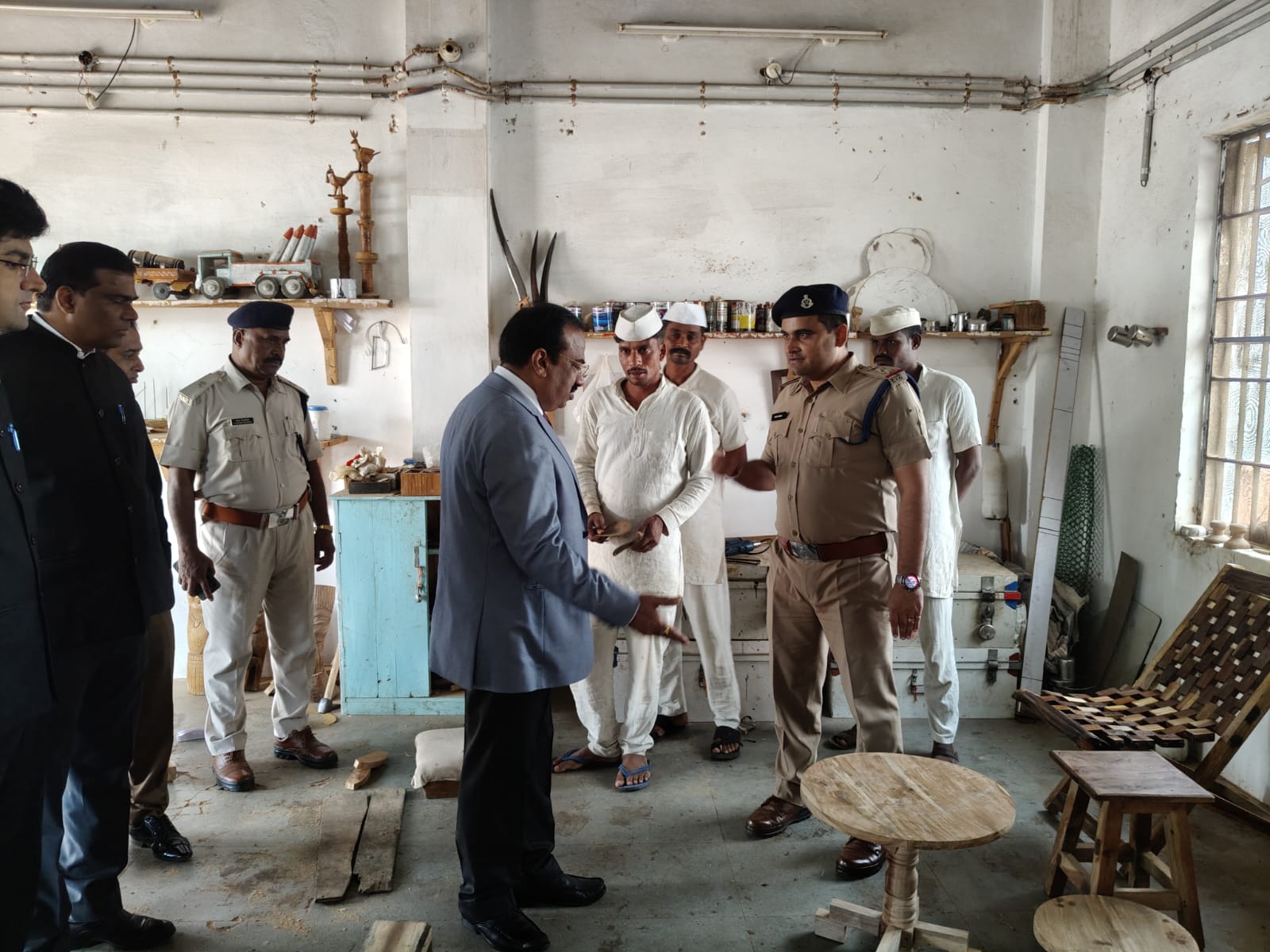 ⚖️ प्रधान जिला न्यायाधीश श्री एम. के. जैन ने किया केंद्रीय जेल बड़वानी का निरीक्षण 🏥🤝 बंदियों को कानूनी अधिकारों की जानकारी दी; राष्ट्रीय एकता दिवस पर दिलाई एकता की शपथ