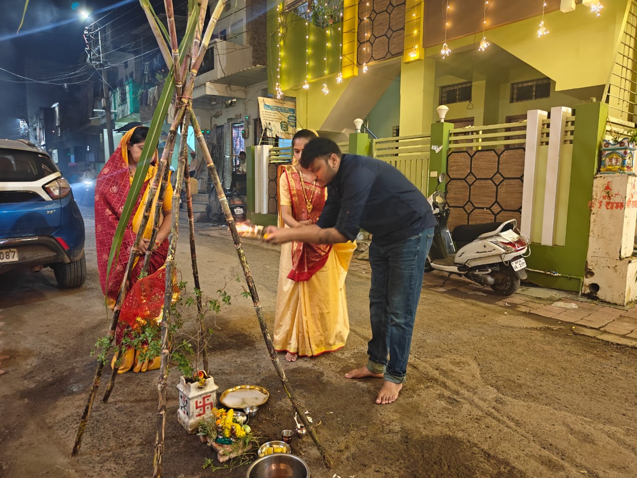 🪔 तुलसी विवाह की धूम: देव उठनी एकादशी पर बड़वानी में श्रद्धा और उत्साह का माहौल 🔔नगर और ग्रामीण अंचलों में वैदिक मंत्रोच्चार के बीच संपन्न हुआ तुलसी-शालिग्राम विवाह; शुरू हुए मांगलिक कार्य