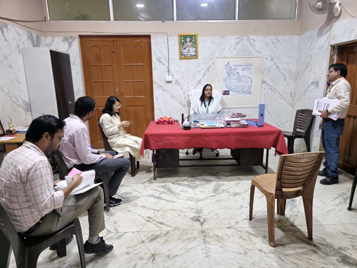 🚨 कलेक्टर ने सेंधवा और पलसूद CHC का किया औचक निरीक्षण: गुणवत्ता, स्वच्छता और स्टाफ की उपस्थिति पर दिए 7 कड़े निर्देश
