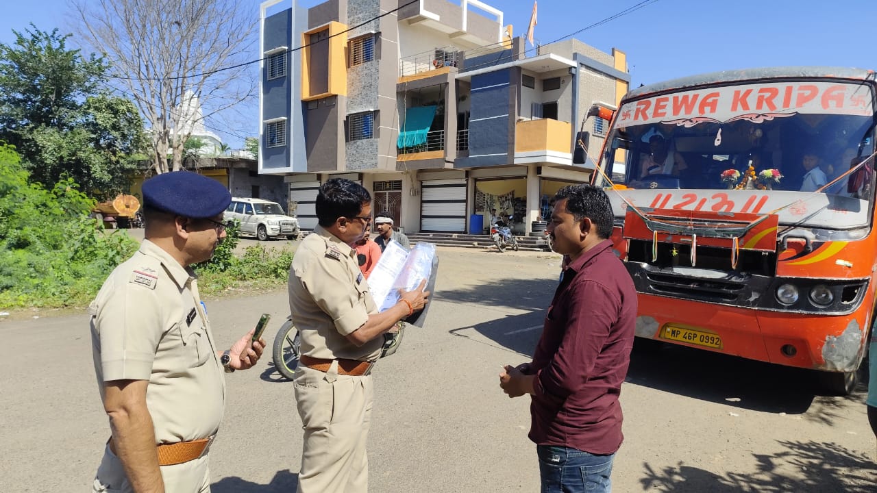 🚦👮 सुरक्षा सर्वोपरि: पाटी में पुलिस का सघन वाहन चेकिंग अभियान, नियमों का उल्लंघन करने वालों को दी गई सख्त समझाइश