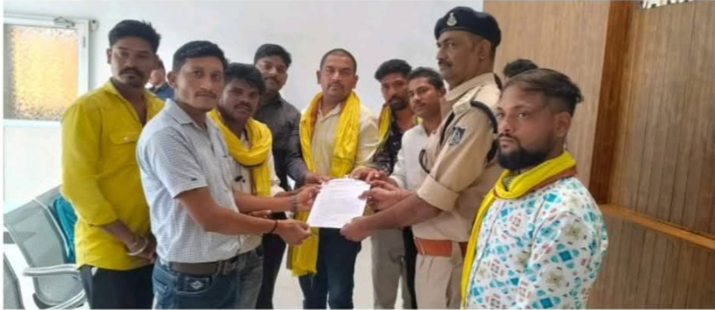 🚨 बड़वानी में जुआ-सट्टा माफिया बेख़ौफ़: ‘बड़े नाम’ उजागर करने की मांग; पुलिस कार्रवाई पर जयस ने उठाए गंभीर सवाल 🎲🔥 चेतावनी: अवैध कारोबार से गरीब वर्ग की रीढ़ टूटी; संगठन ने पूरे जिले में सख़्त छापामार कार्रवाई की मांग की