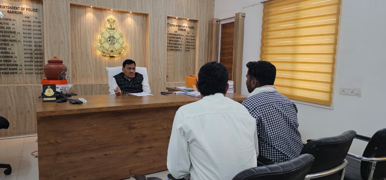 पुलिस अधीक्षक श्री जगदीश डावर ने जनसुनवाई में सुनी आमजन की समस्याएँ, अधिकारियों को दिए त्वरित समाधान के निर्देश