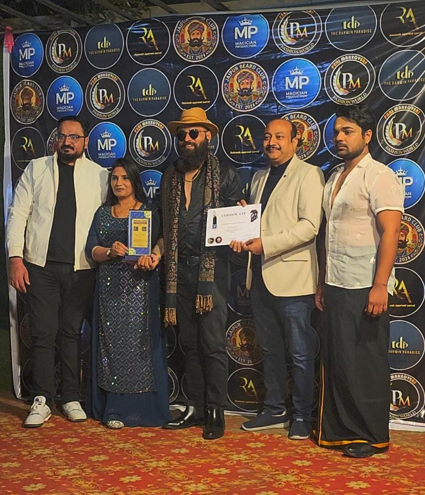 बड़वानी के शुभम जाट ने रचा इतिहास लखनऊ में पहले ‘बेयर्ड मैन मॉडल शो’ में जिले का नाम किया रोशन