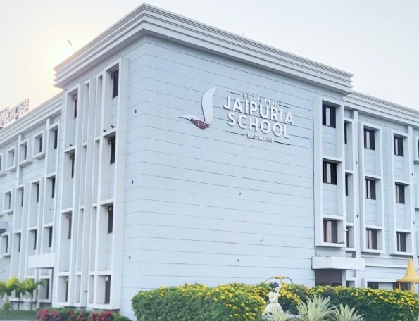 बड़वानी के जयपुरिया स्कूल में शर्मनाक घटना चेकिंग के नाम पर छात्राओं के कपड़े उतरवाने का आरोप, ABVP और परिजनों के विरोध के बाद पुलिस जांच शुरू